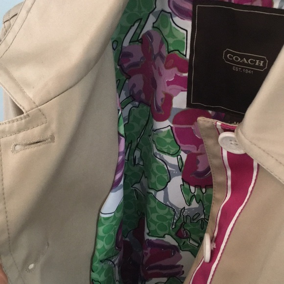 Fashionable Coach spring or fall coat - Picture 3 of 8